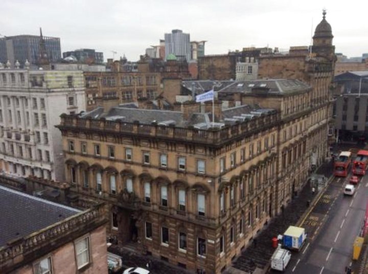 格拉斯哥乔治广场尊贵套房酒店(Premier Suites Plus Glasgow George Square)