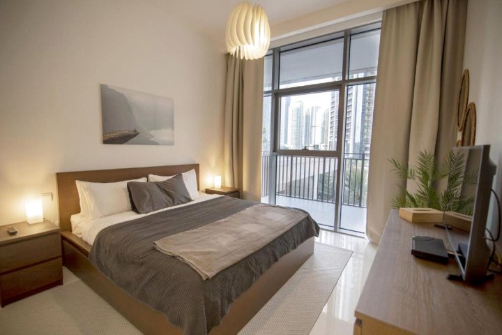 蒙蒂度假屋 - 迪拜市中心优雅温馨一卧室公寓(Monty Holiday Home - Elegant and Warm 1BR Apartment in Downtown Dubai)