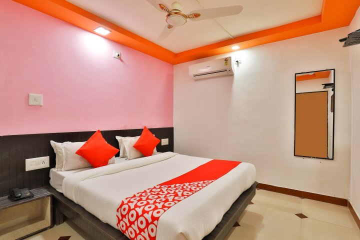 OYO 24921 Hotel Shree