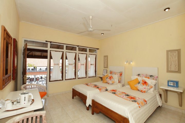 阿贡海滩别墅酒店(Villa Agung Beach Inn)