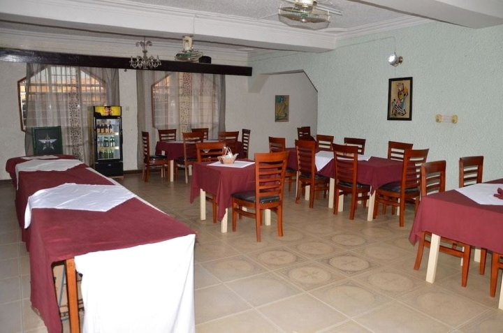 姆巴拉拉阿尔维奇拱门酒店(Rwizi Arch Hotel Mbarara)