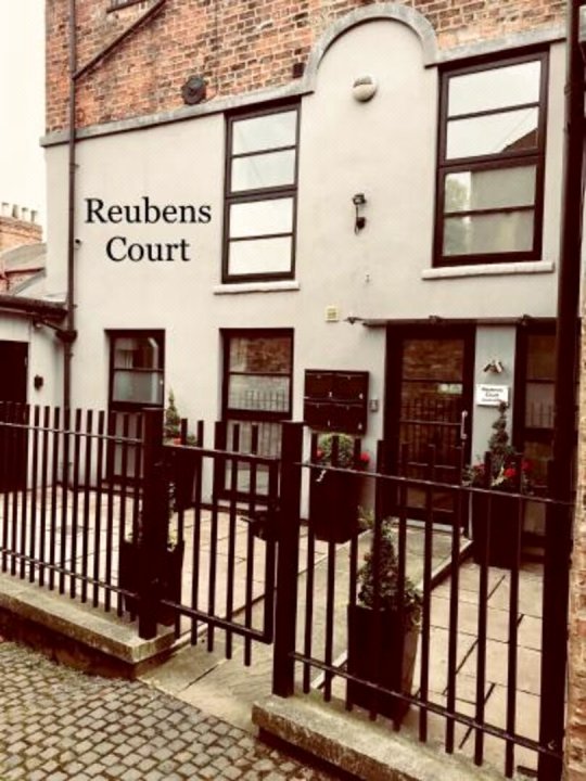 City Apartments - Reubens Court
