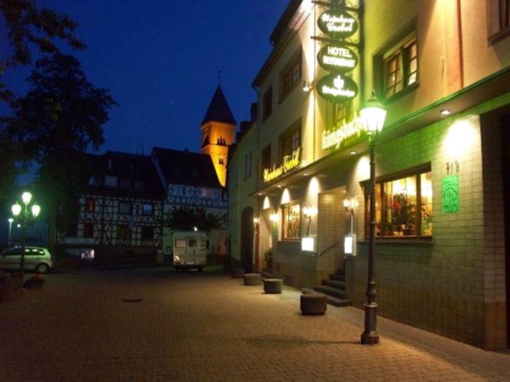 维恩豪斯格列伯餐厅酒店(Hotel-Restaurant Weinhaus Grebel)
