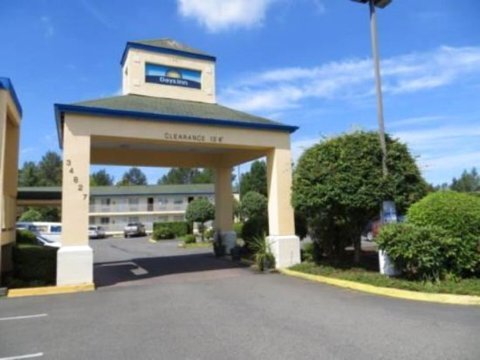 费多威戴斯酒店(Days Inn by Wyndham Federal Way)