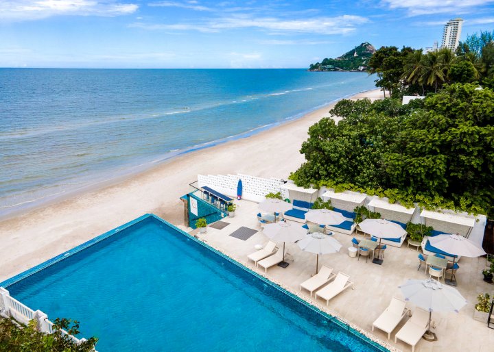 华欣岩石海滨水疗度假酒店(The Rock Hua Hin Beachfront Spa Resort)