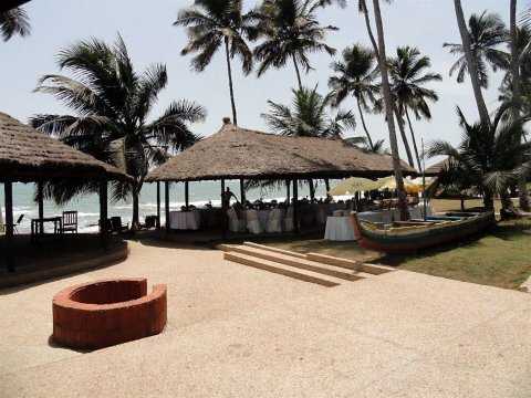 椰林海滩度假村(Coconut Grove Beach Resort)