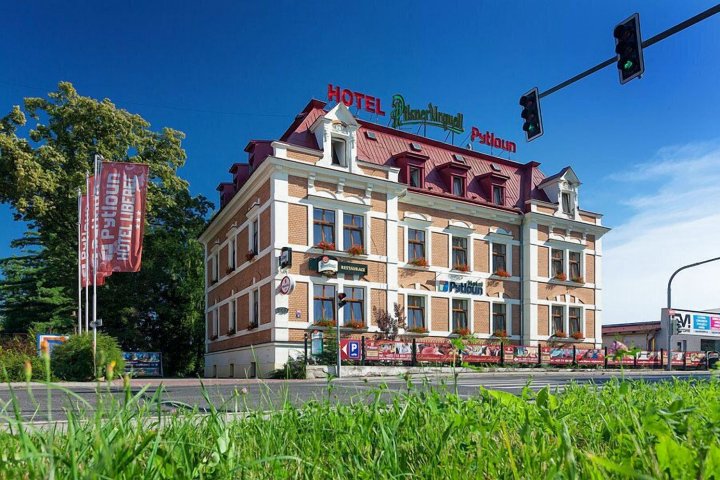 利贝雷茨皮特隆酒店(Pytloun Self Check-in Hotel Liberec)