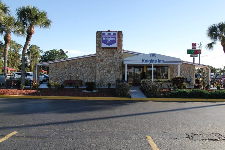 蓬塔戈尔达骑士旅馆(Knights Inn Punta Gorda)