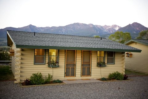 黄石谷旅馆 - 阿桑德连锁酒店(Yellowstone Valley Lodge, Ascend Hotel Collection)