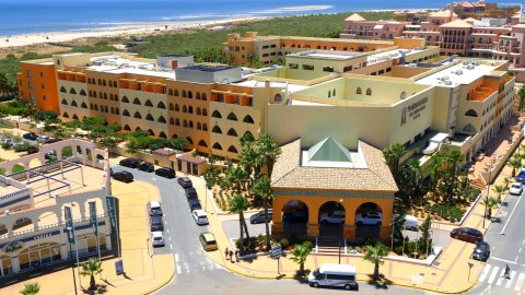 普拉亚滨海豪华水疗酒店(Playa Marina Spa Hotel - Luxury)
