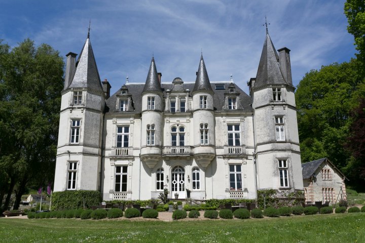 维拉贡古堡酒店(Château de Vallagon)