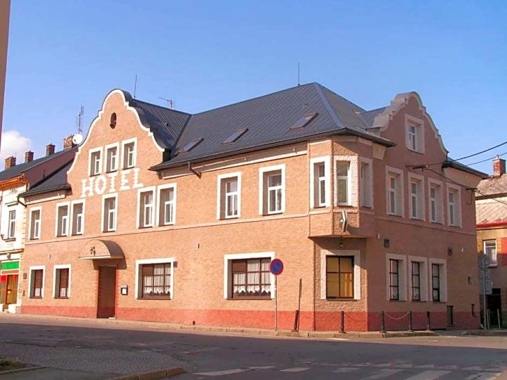 普拉德雷马罗夫酒店(Hotel Praděd Rýmařov)