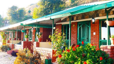 顶楼客房 - 喜马拉雅生态郊外小屋(Room on The Roof by Himalayan Eco Lodges)