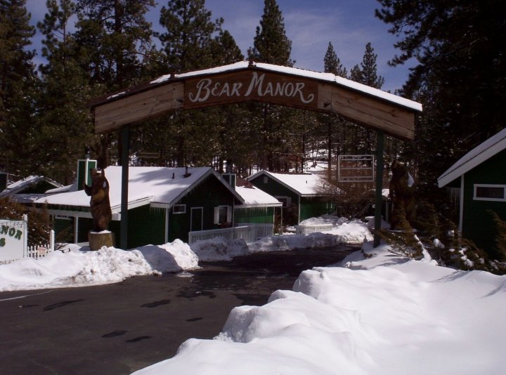 大熊庄园Spa小屋(Big Bear Manor Spa Cabins)