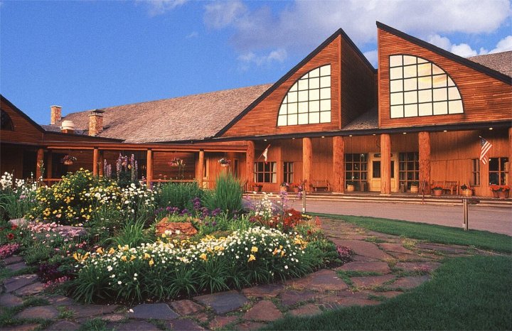 格罗斯山旅馆(Grouse Mountain Lodge)