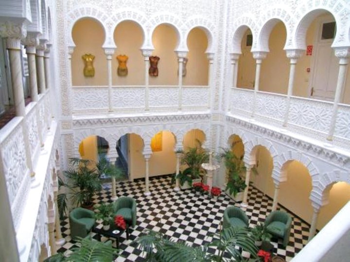 阿尔罕布拉酒店(Hotel Alhambra)