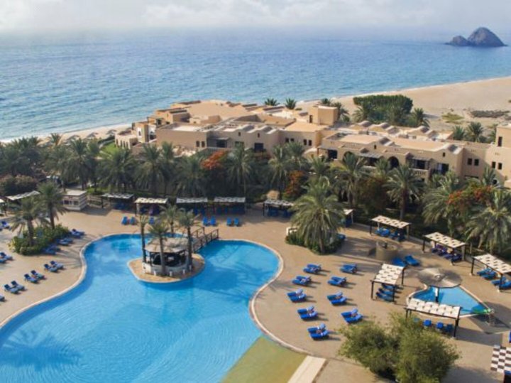 米拉马艾阿卡海滩度假村(Miramar Al Aqah Beach Resort)