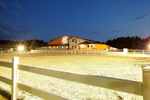 斯沃耶蒂采御马俱乐部酒店(Master Horse Club - Svojetice)