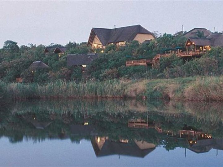维特瓦得野生动物区温泉旅馆(Witwater Safari Lodge & Spa)