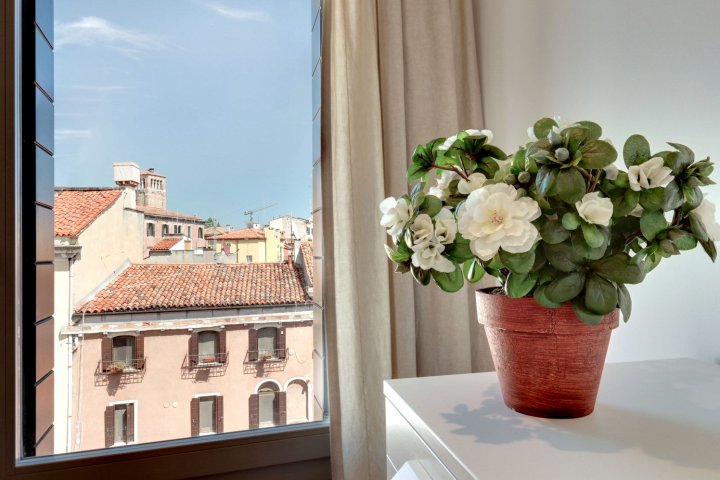 威尼斯露西亚明亮公寓(Ca' Lucia Bright Apartment in Venice)