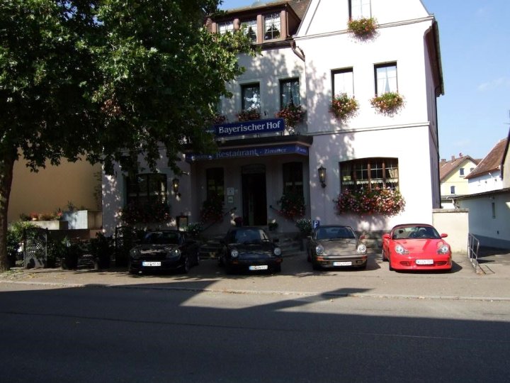 拜耶里切霍夫酒店(Bayerischer Hof)