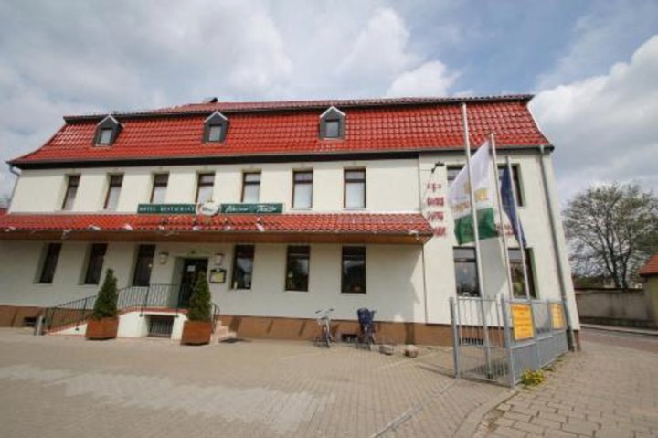 维斯陶布酒店(Hotel Weisse Taube)