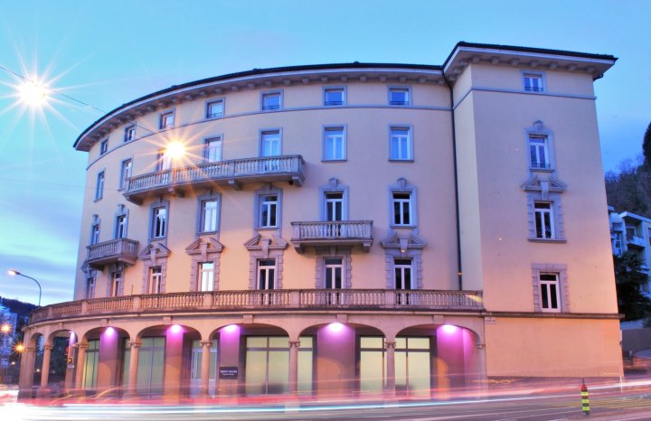 卢加诺中心旅馆(GuestHouse Lugano Center by LR)