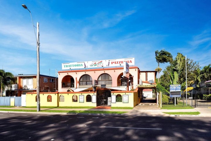 亚多比汽车旅馆(Adobe Motel Cairns)