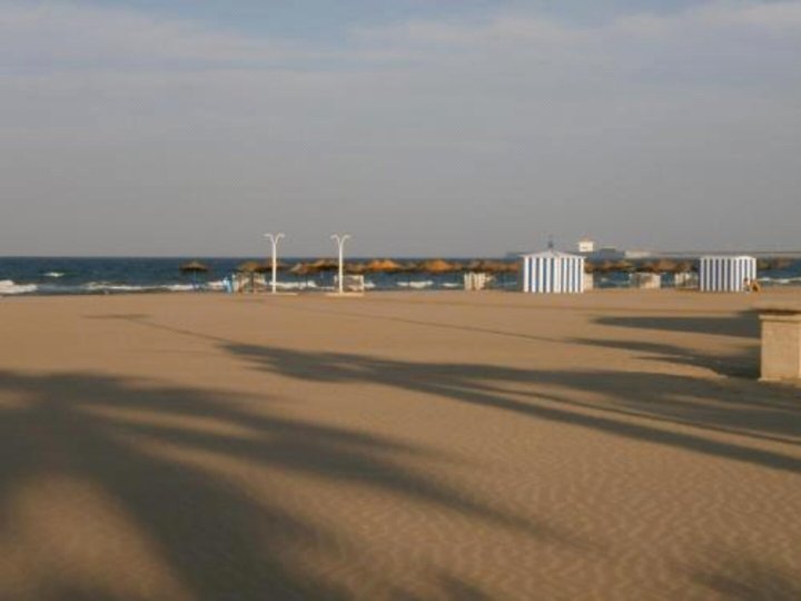 完全瓦伦西亚海滩公寓酒店(Total Valencia Beach)