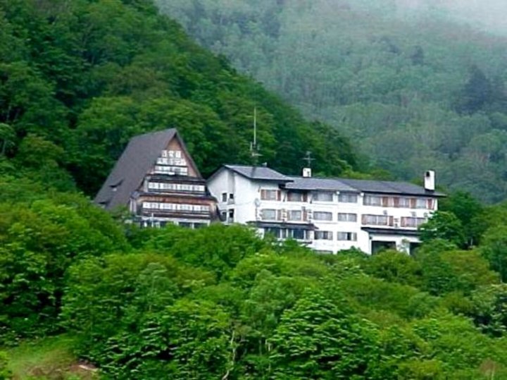 西发哺温泉酒店(Nishihoppo Onsen Hotel)