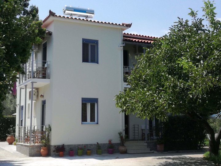 斯科派洛斯拉斯通尼旅馆(Rastoni Guest House Skopelos)