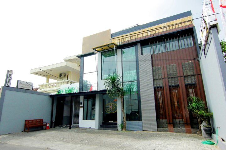 日惹苏亚大酒店(Grand Surya Hotel Yogyakarta)