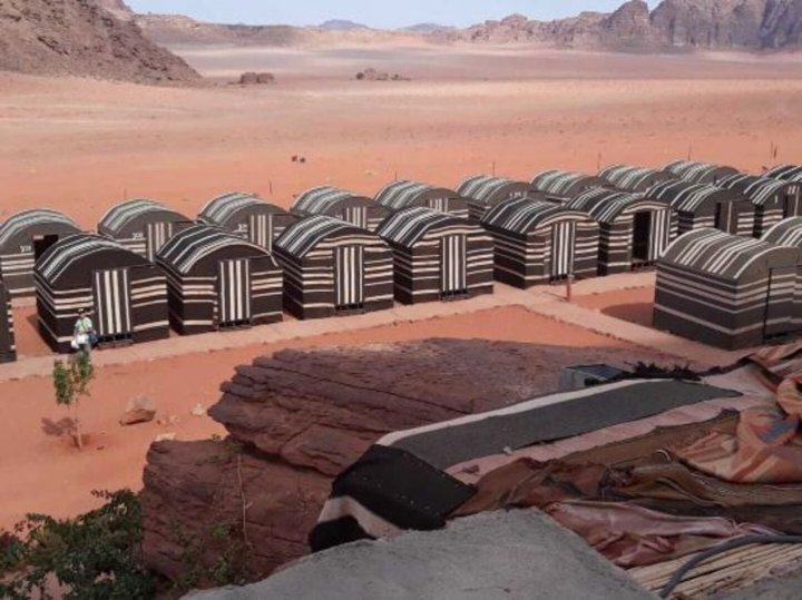 瓦迪兰姆野生动物园营地酒店(Wadi Rum Safari Camp)