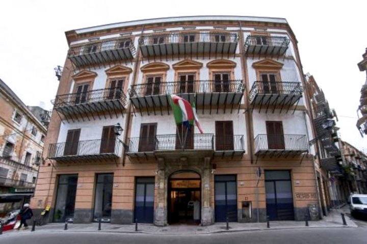 普拉索斯塔诺酒店(Hotel Palazzo Sitano)