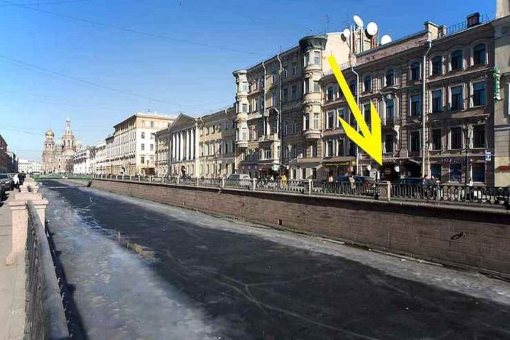 格里伯耶多夫运河洪姆弗尔德公寓酒店(Home4Day Apartment on Griboyedov Canal)