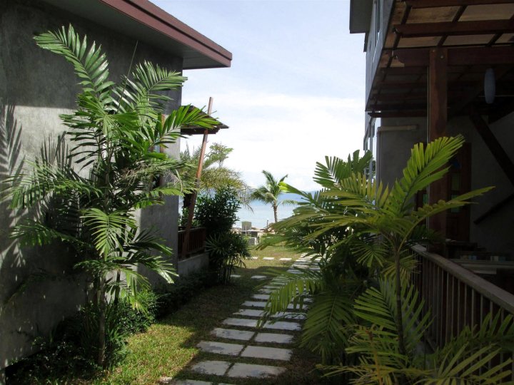 帕岸岛棕榈滩度假酒店及餐厅(Phangan Palm Beach Resort)