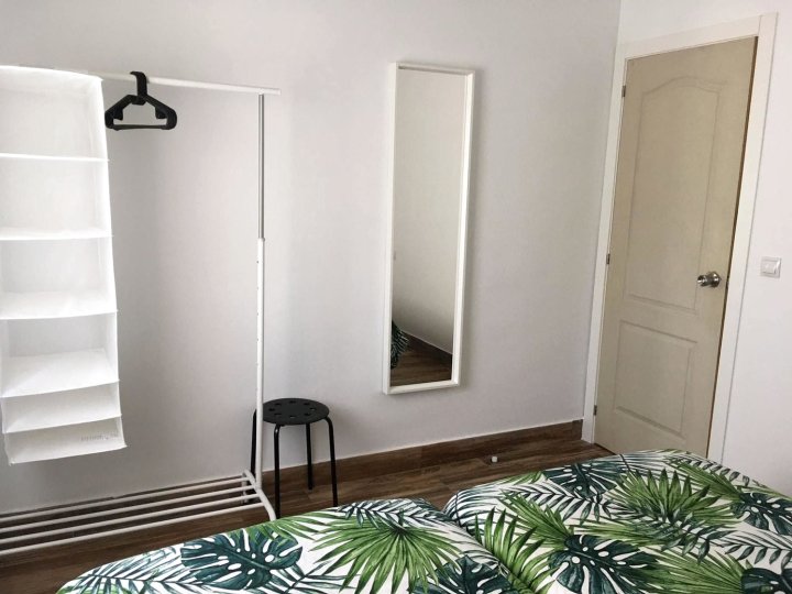 马拉加 3 居无线上网公寓酒店(Apartment with 3 Bedrooms in Málaga, with Wifi)