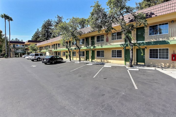 圣克鲁斯品质酒店(Quality Inn Santa Cruz)