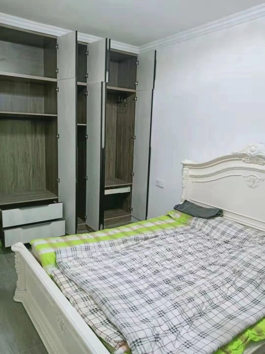 房东刘三三公寓(成吉思汗西街分店)