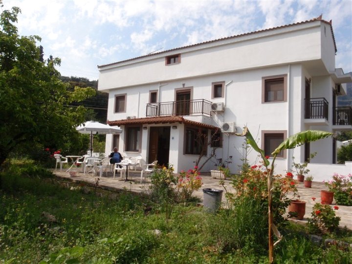 Alekos Pension