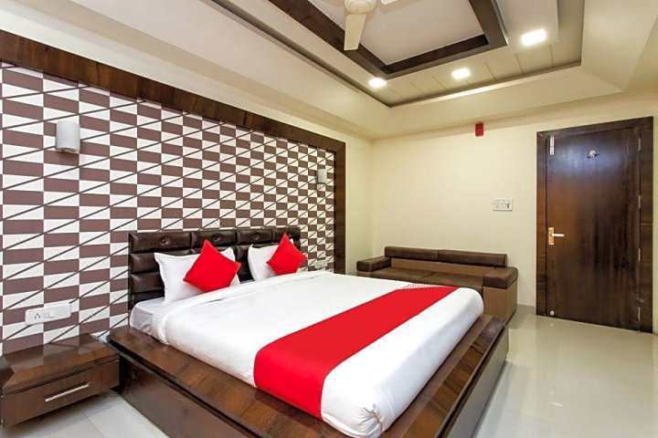 OYO 23640 Hotel Sai Kripa