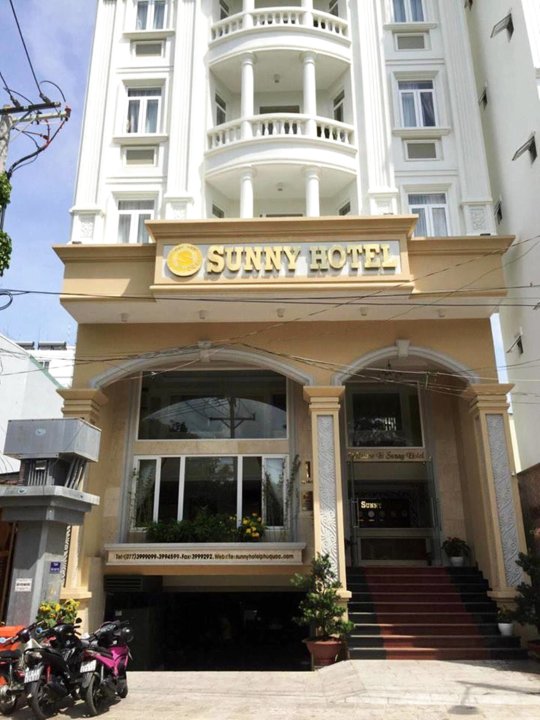 阳光酒店(Sunny Hotel)