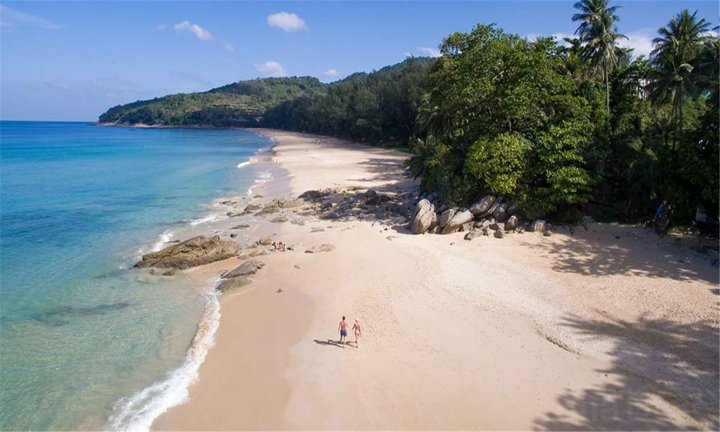 奈通海滩5卧海景私人泳池别墅含管家