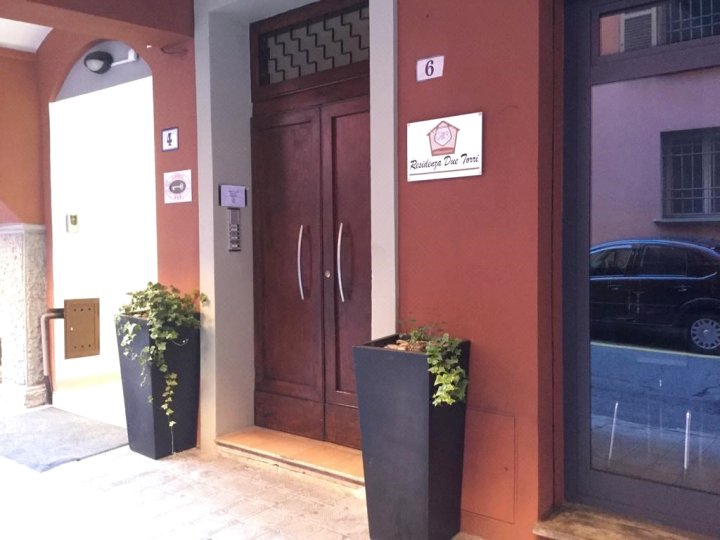 Residenza Due Torri Check in Presso Hotel Centrale Vicolo Cattani 7