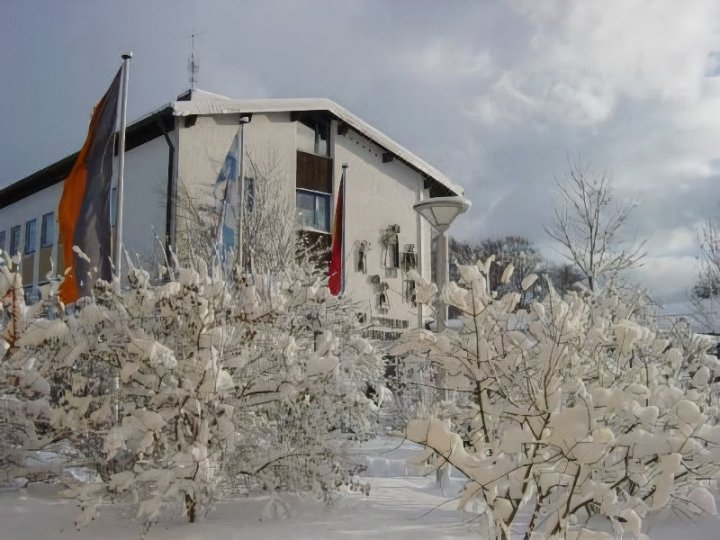 豪斯切姆高 - 科尔平 - 家庭酒店(Haus Chiemgau - Kolping-Familienhotel)