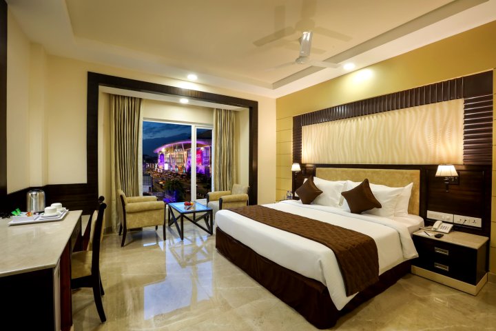 艾迪亚TGI酒店(Hotel Aadithya)