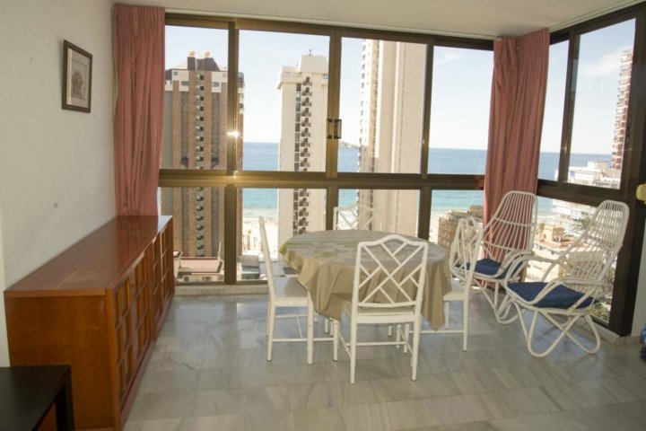 莫出租屋阿利坎特贝尼东103103 号公寓酒店(Apartment in Benidorm, Alicante 103103 by MO Rentals)