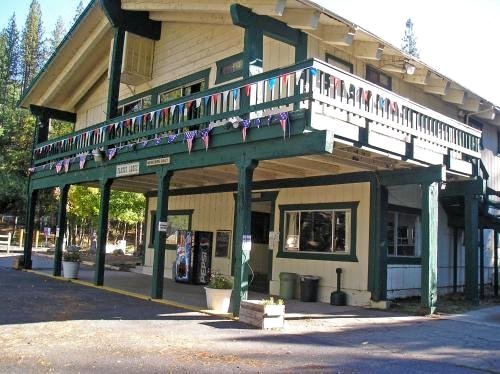 优胜美地湖河畔圆顶帐篷26号假日公园(Yosemite Lakes River Yurt 26)