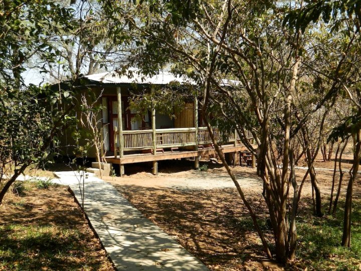 夸拉沛野生动物园旅馆(Kwalape Safari Lodge)