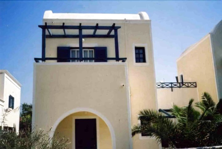 斯皮罗斯公寓别墅(Villa Spyros Santorini)